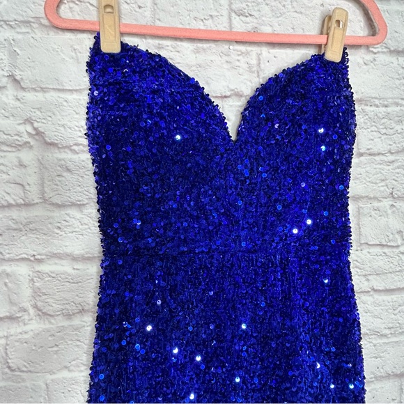 Moda Glam 'Dita Strapless Sequin Embellished Velvet Gown in Royal Blue - Picture 10 of 16